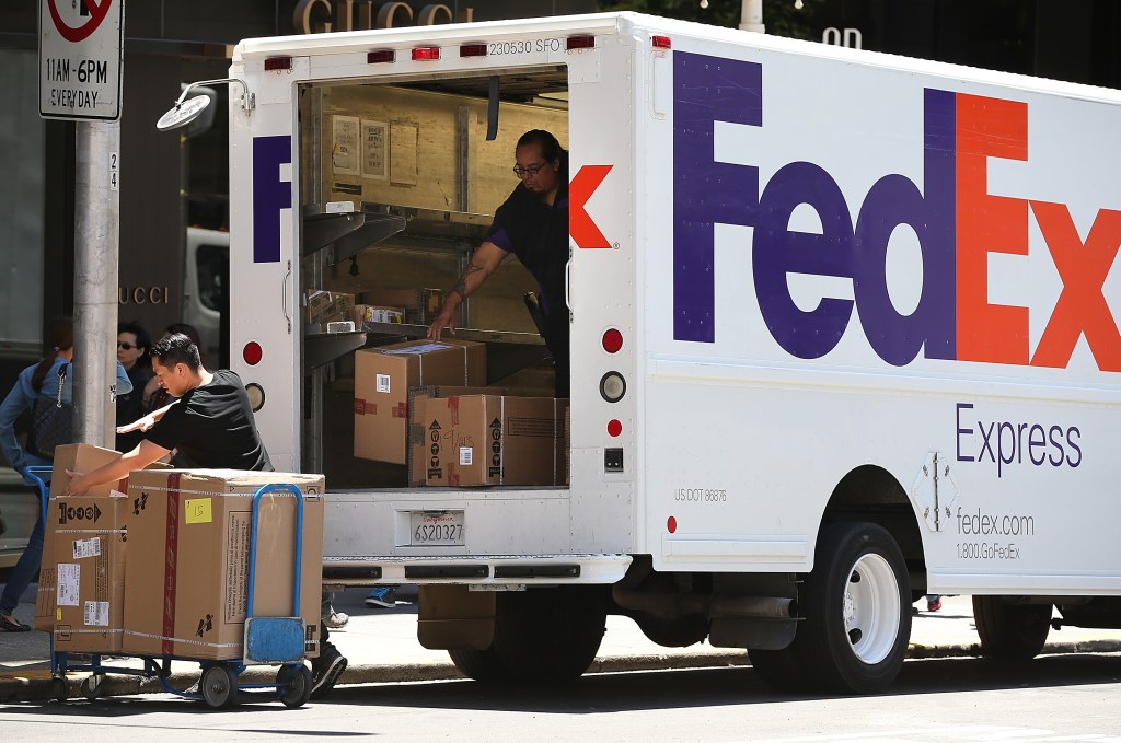 FedEx vs. UPS: Which Is Better? [2022] EcomCrew