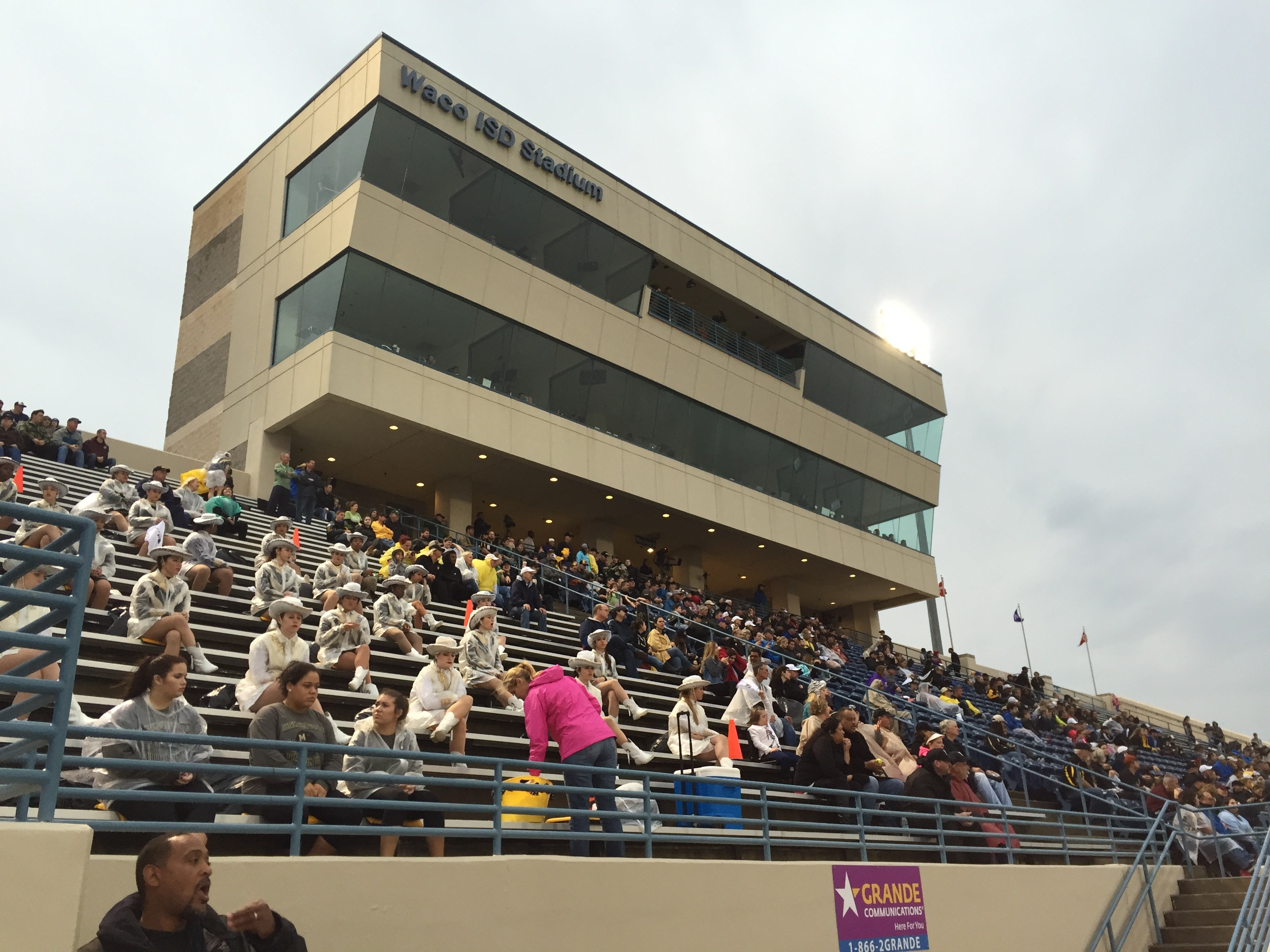Lake Travis High School Cavaliers v Mansfield High School Tigers
