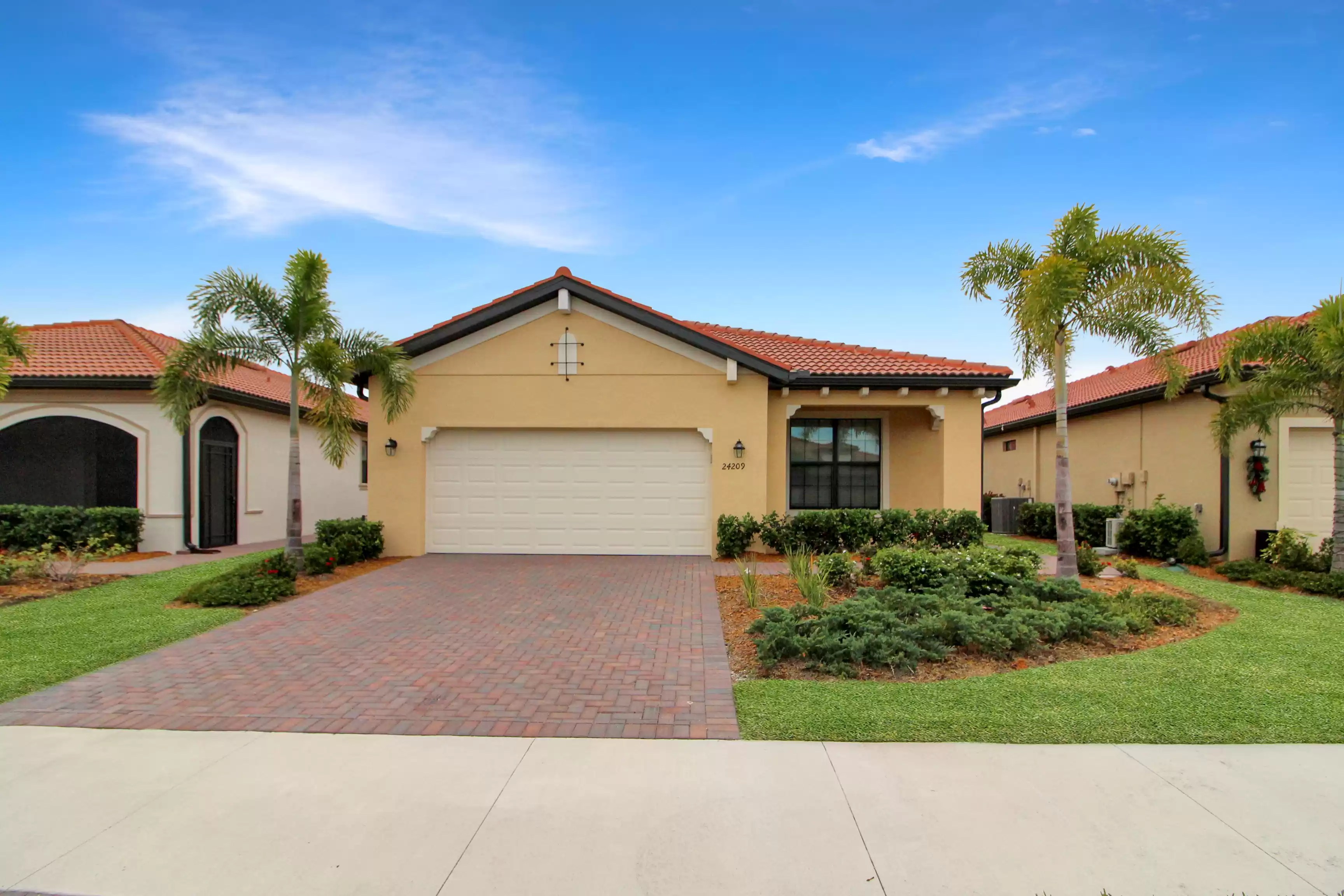 Sarasota National Seasonal Pool Home for Rent