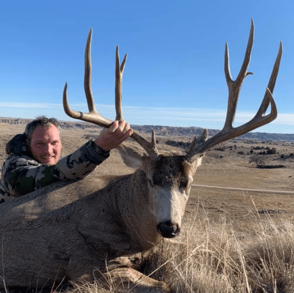 South Dakota Whitetail or Mule Deer Hunt 10711