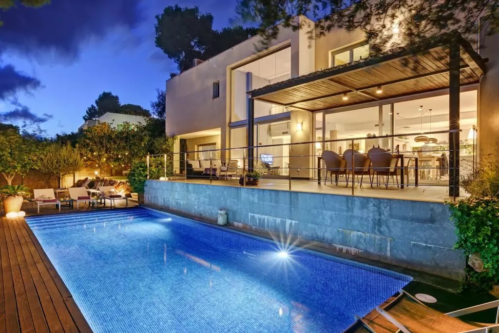 Luxury villas Terra Alta for rent Vila Priti