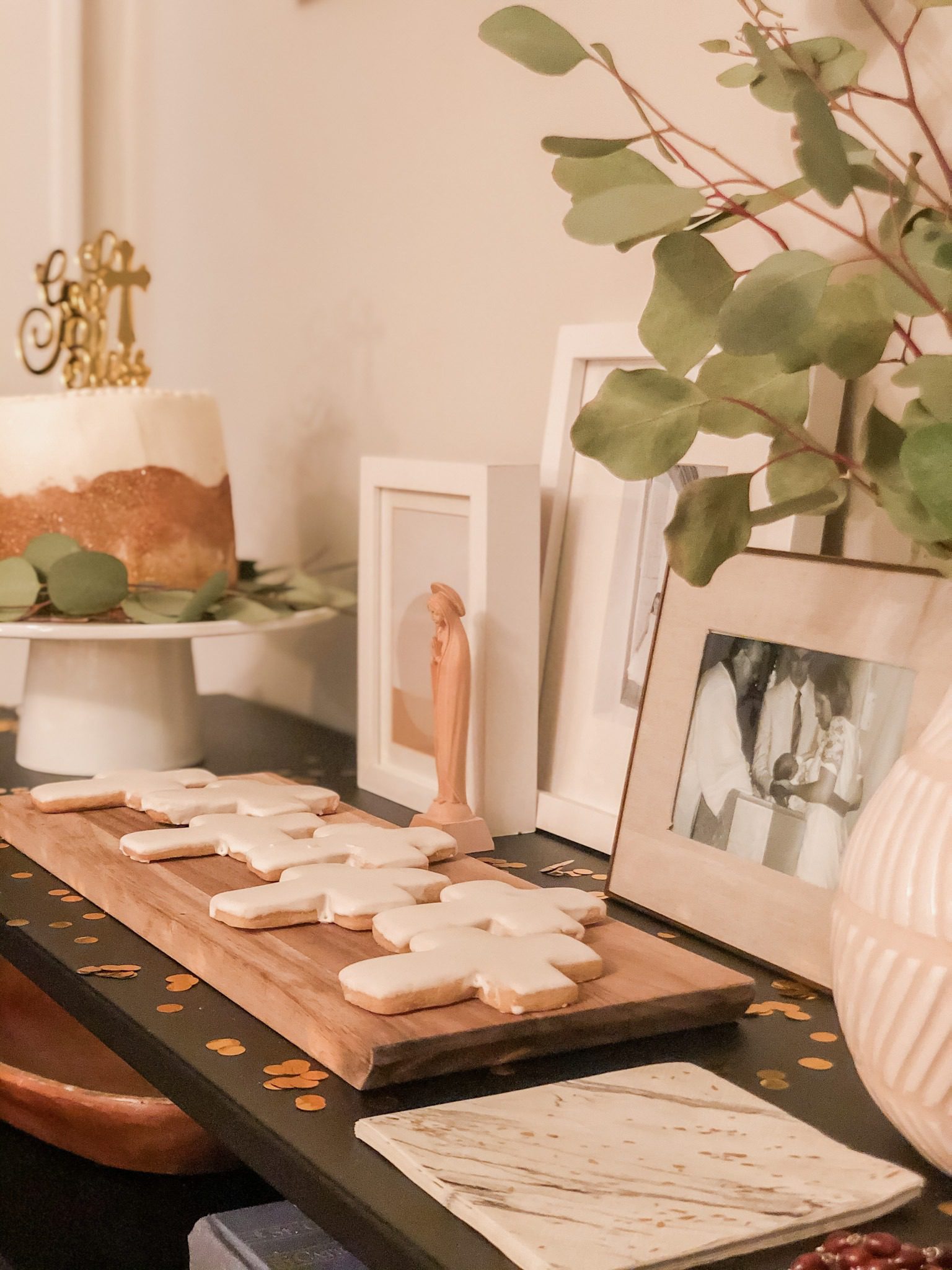 Modern and Meaningful Confirmation Table Decorations hostessology