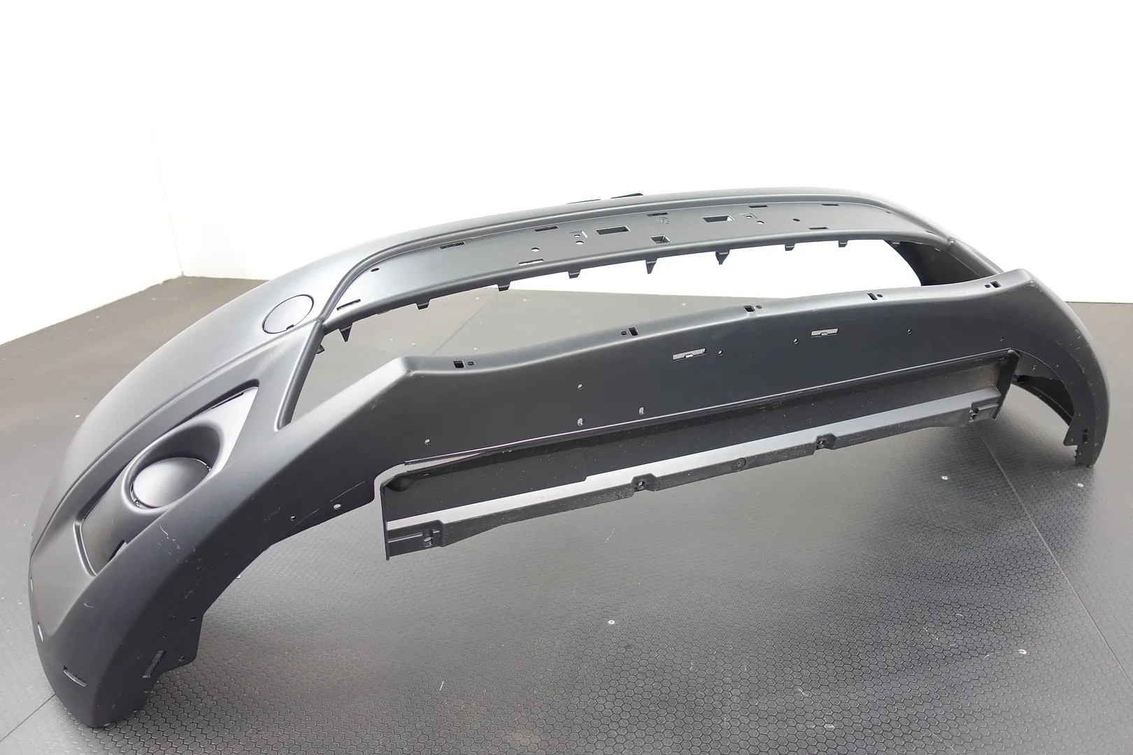 GENUINE DACIA SANDERO 20122016 SUV 5 Door FRONT BUMPER p/n 620229493R
