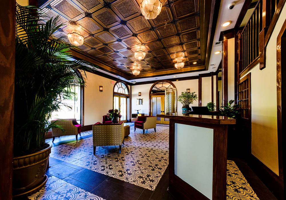 Hotel Defuniak in Defuniak Springs Fl