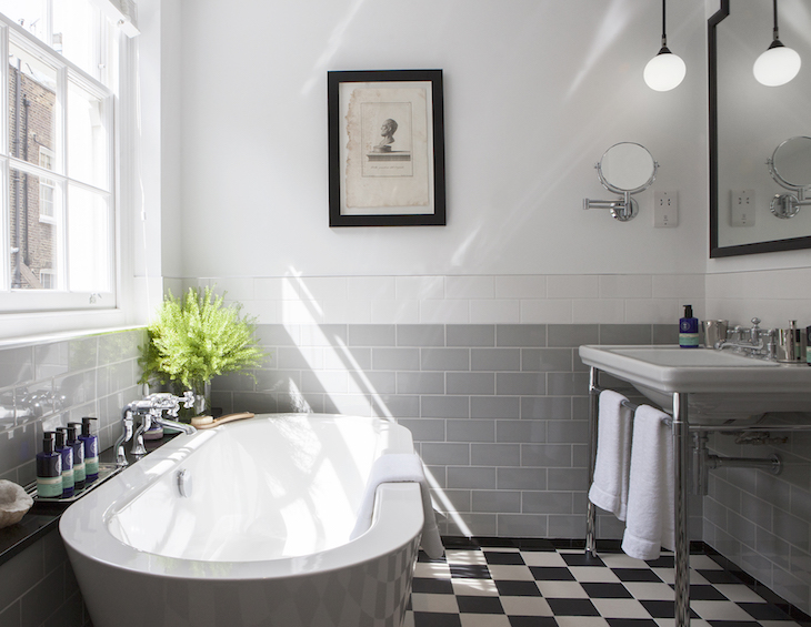 Hotel bathroom trends that guarantee to make a statement • Hotel Designs
