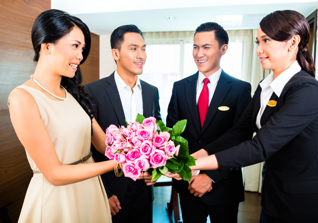 How to handle the arrival of guests in a hotel? Hotel Learner