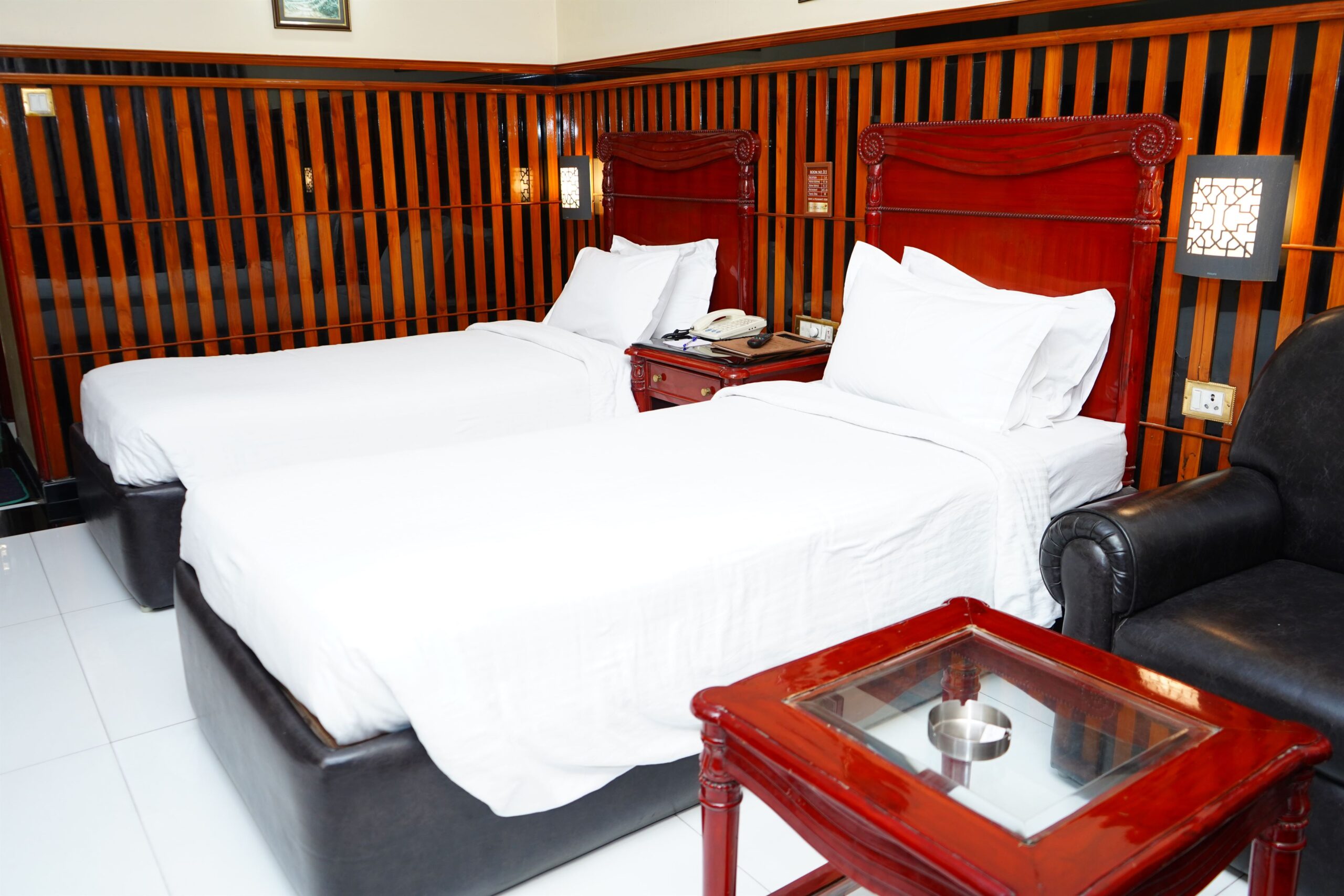 Deluxe Room With Twin Bed Hotel Mera Mann