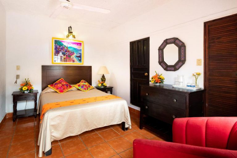 Room Double Room (Queen size or King size bed) Hotel Posada de Roger