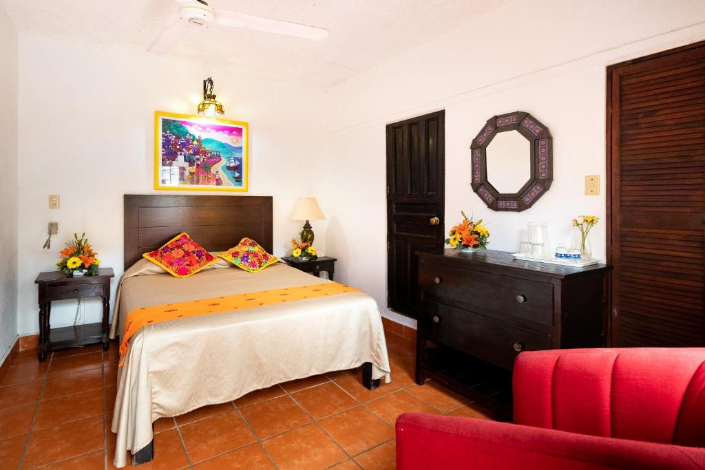 Room Double Room (Queen size or King size bed) Hotel Posada de Roger