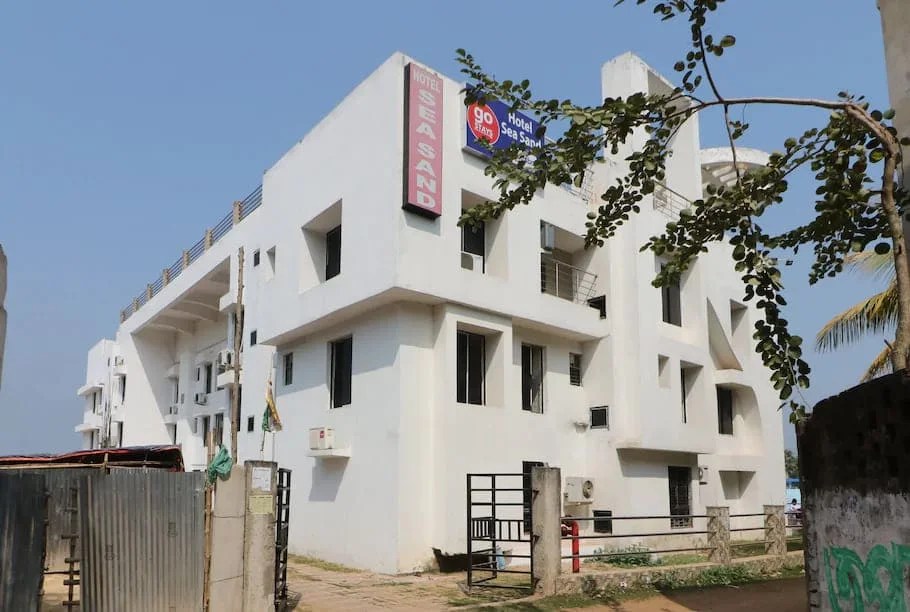 Hotel Sea Sand Digha Pet Friendly & Rooftop Swimming Pool in Digha