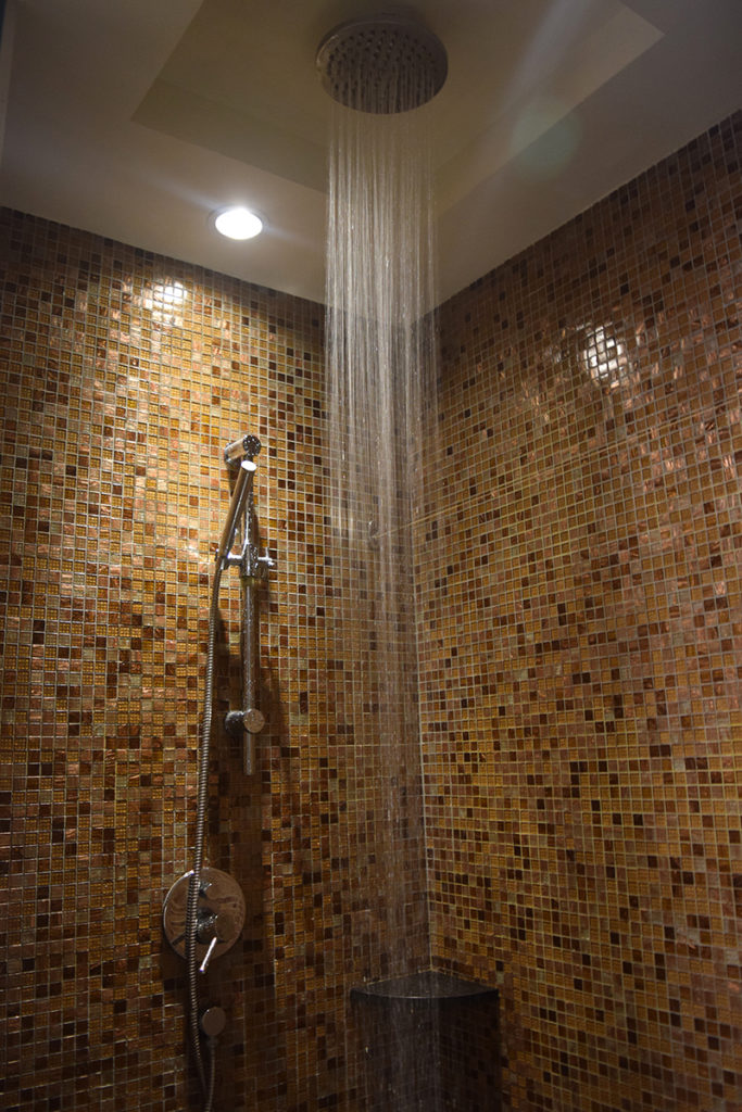 Rain shower Hotel Sixty3 Best Hotel in Kota Kinabalu