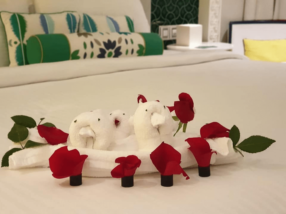 25 Towel Art & Bed Decoration Example for Bed Making HotelTalk For
