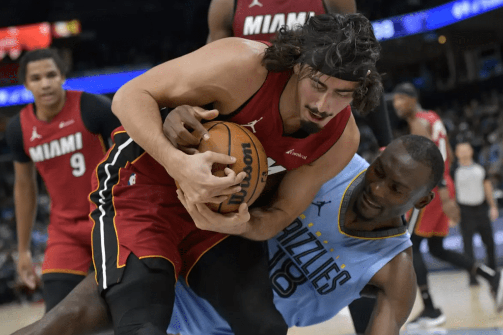 Heat outlast Grizzlies 108102, win third straight game Hot Hot Hoops