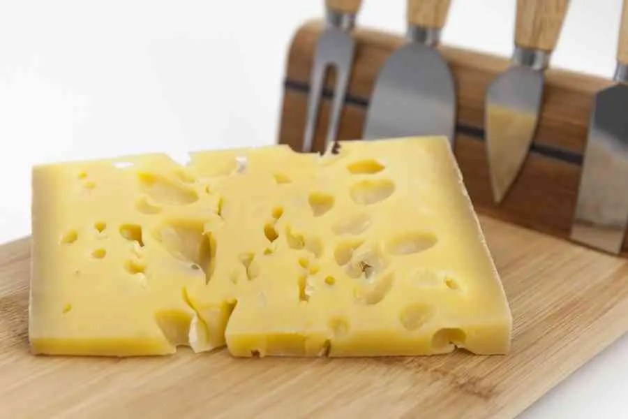 What Cheese Goes With French Onion Soup 7 Amazing Combinations