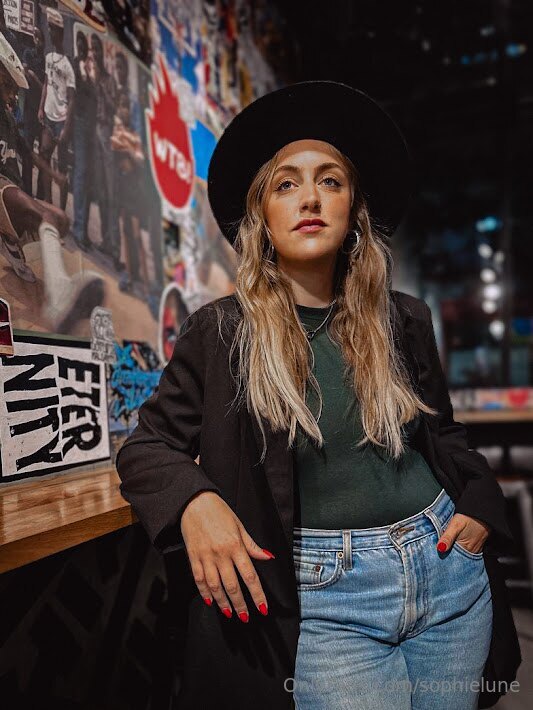 Sophielune 03042024 Goddess Sophie ???? - Onlyfans SiteRip - Forumporn