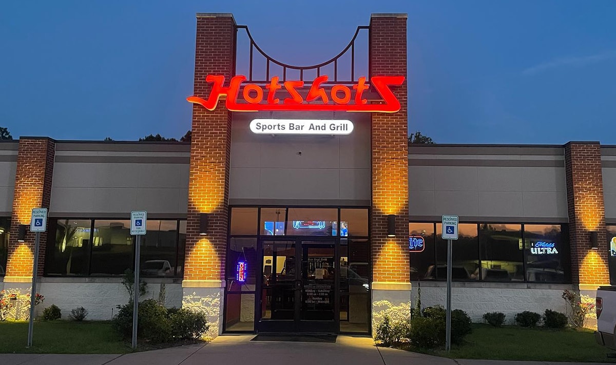 Hotshots Sports Bar & Grill El Dorado, AR Location