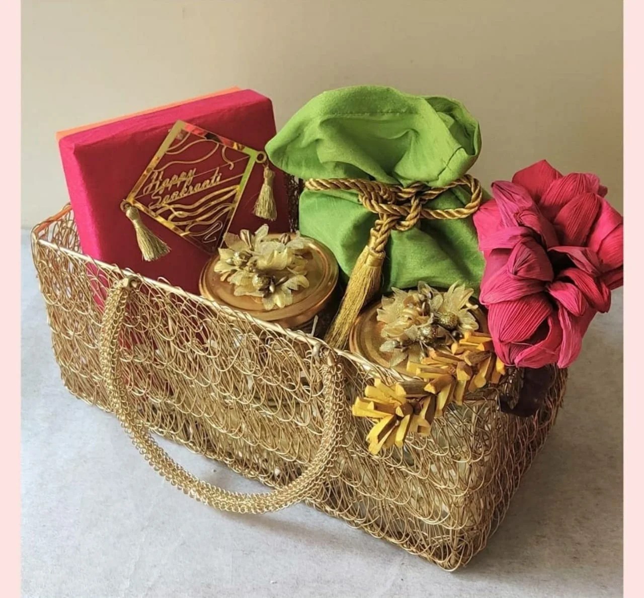 Metal Wire Hamper Bag Basket 10×5, 12×6, 14×8 inches Gold
