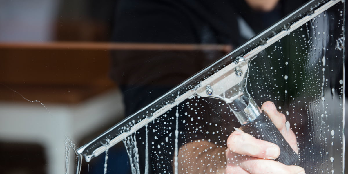 How To Wash Exterior Windows 8 Outdoor Windows Cleaning Tips