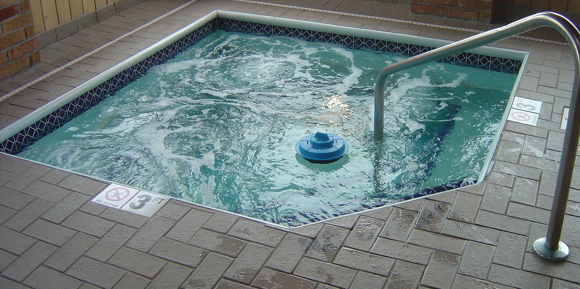 8 Best Pool Alarms (Winter 2024) Reviews & Buying Guide