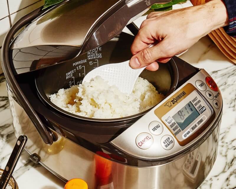 How Do Rice Cookers Work? Here's the Answer! [Upd. 2021]