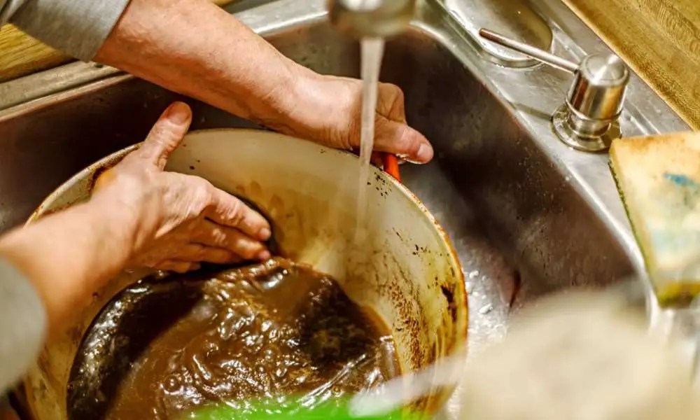 How to Clean Discolored Enamel Cookware