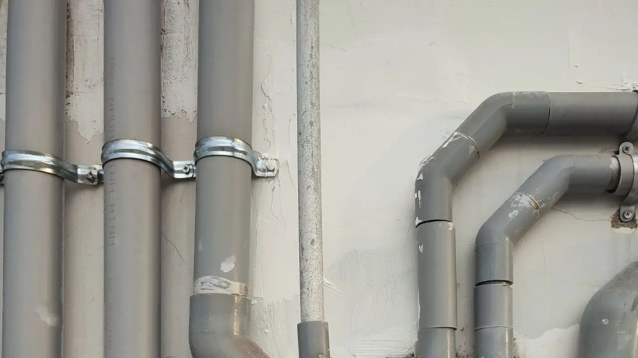 How to Bend PVC Pipe at Home Using Heat, Sand, and Oven