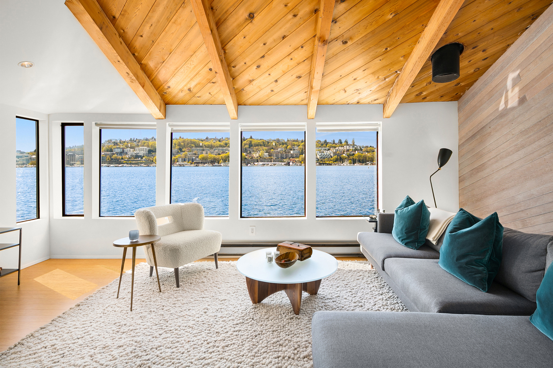 Cape Cod Classic Houseboats of Seattle