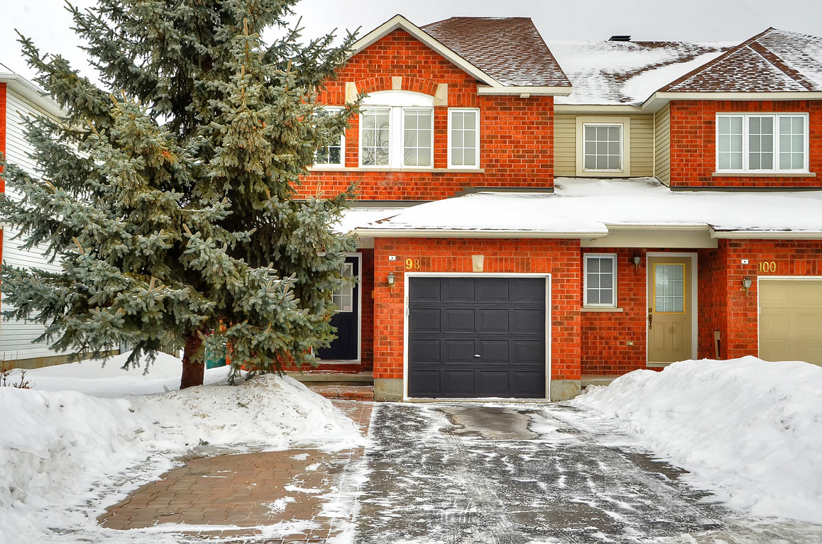 Barrhaven House Curious