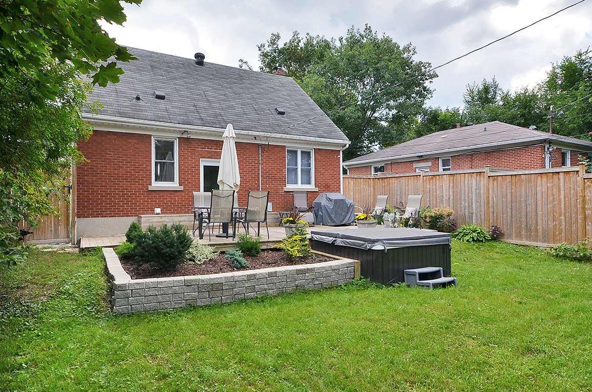 Carlington House Curious