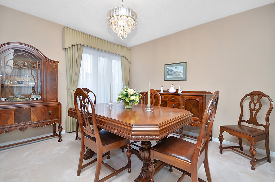 Emerald Meadows Kanata House Curious