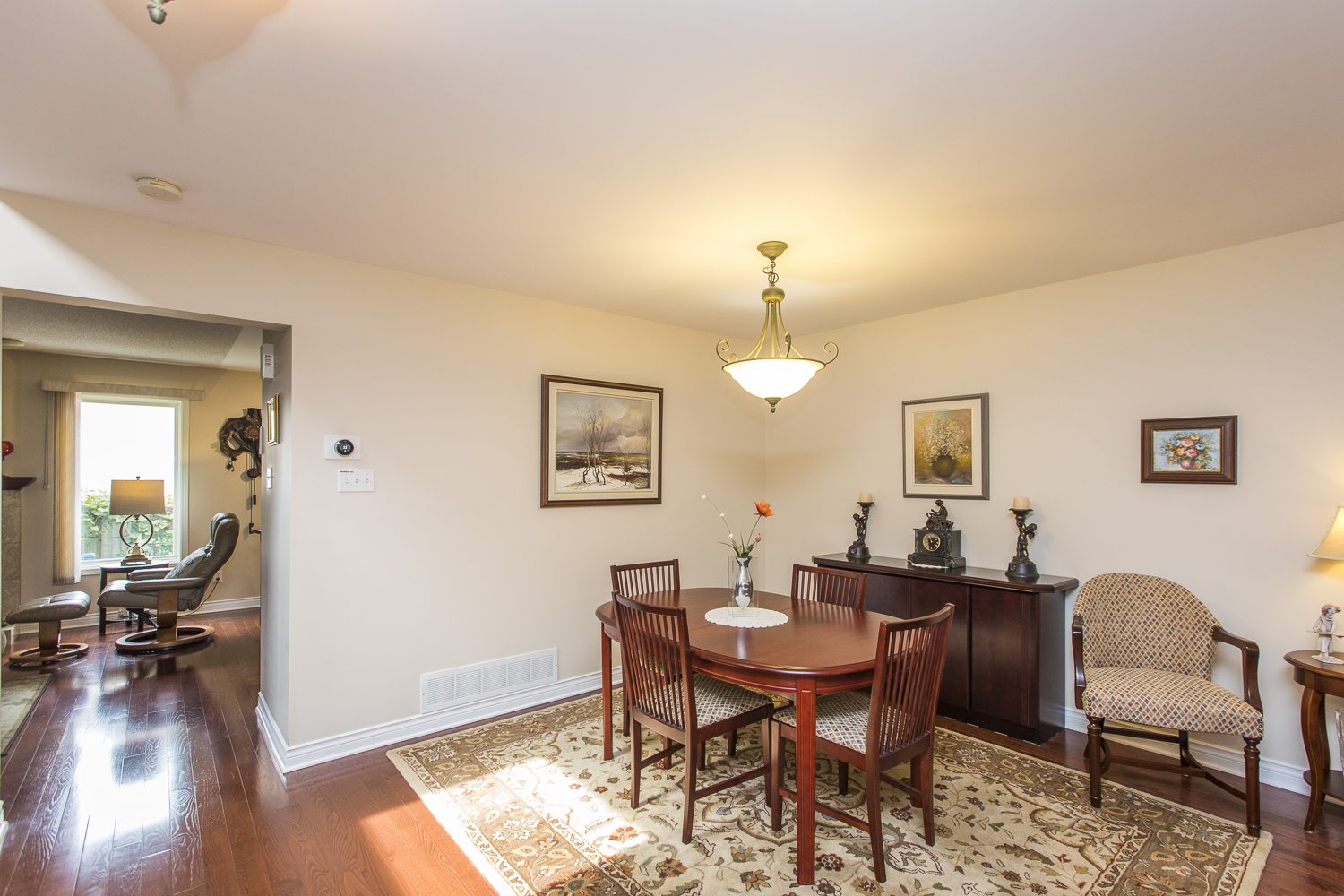 Centrepointe House Curious