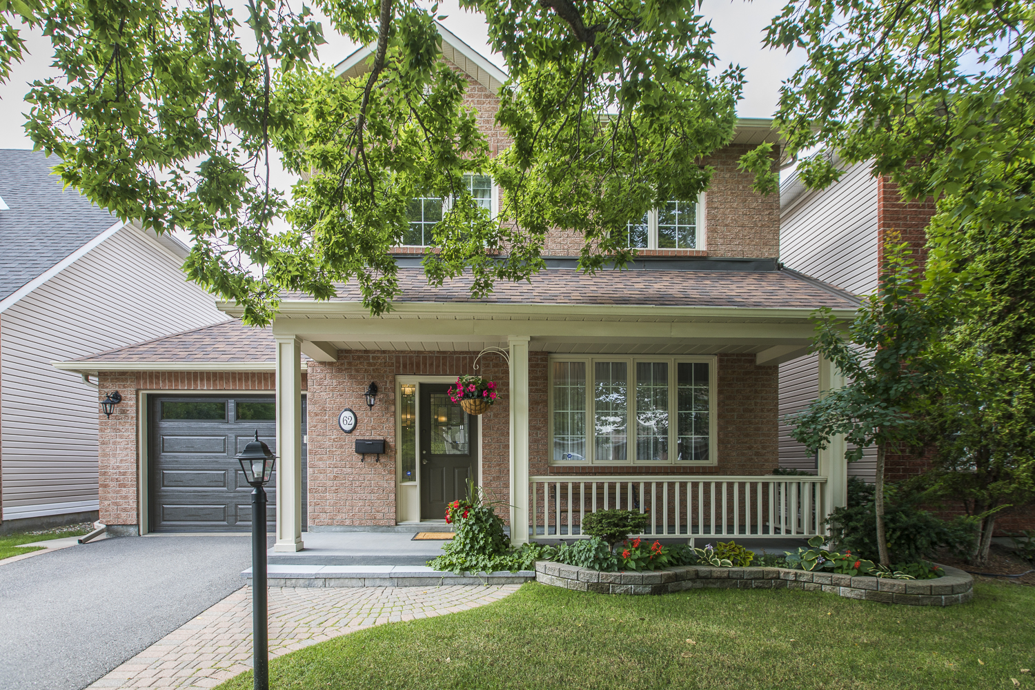 Centrepointe House Curious