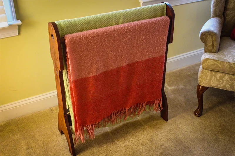 12 Free DIY Quilt Rack Plans You Can Make Today (with Pictures) House