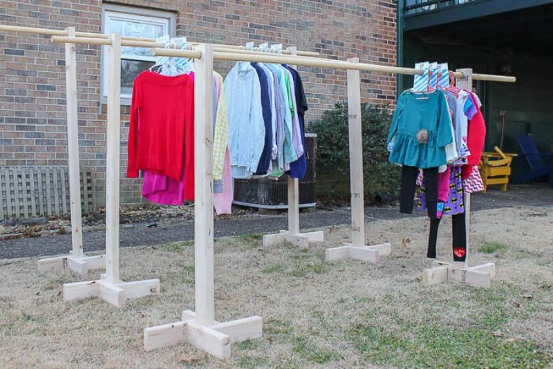 How To Make a Clothes Rack for Your Yard Sale 5 DIY Plans House Grail