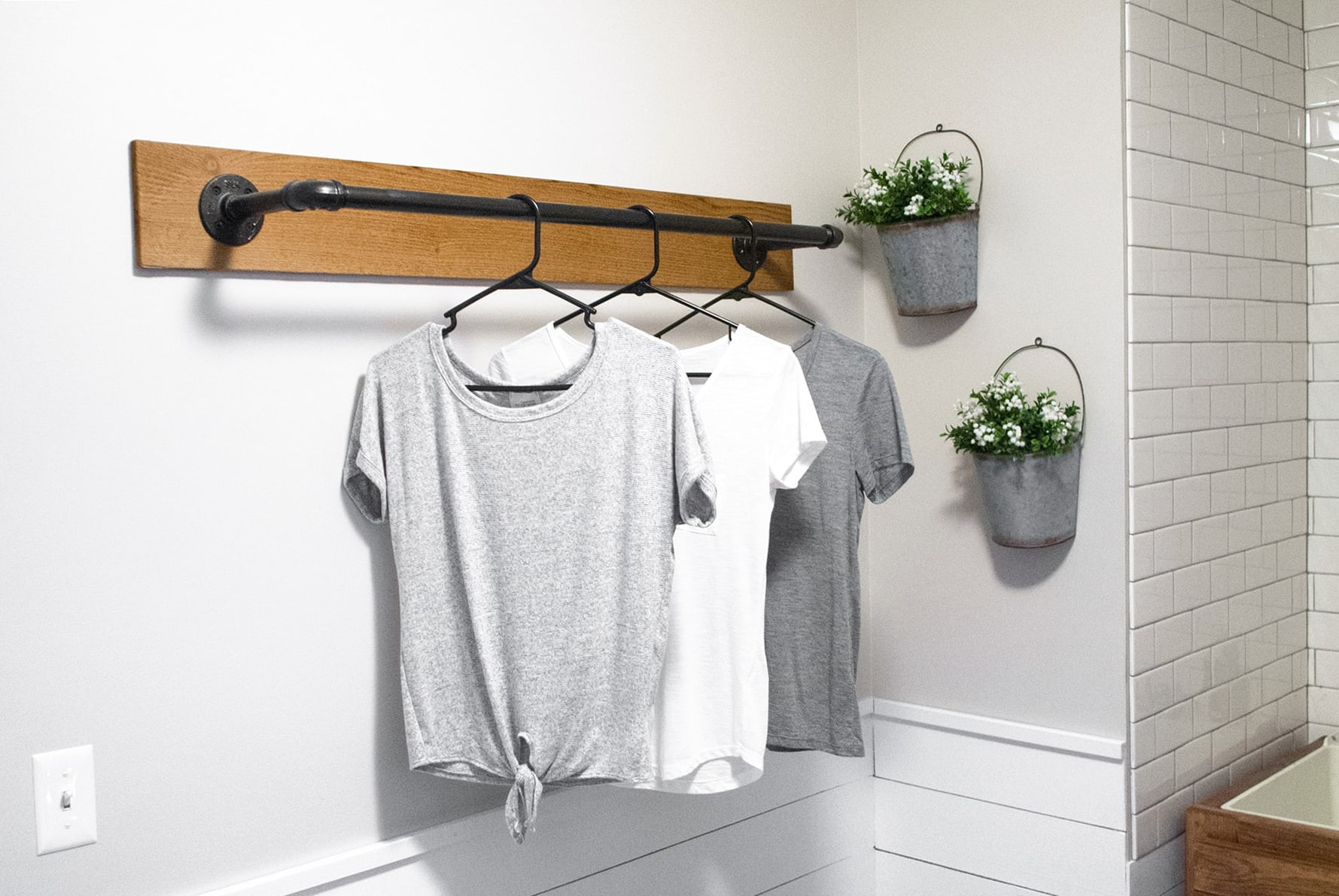 8 DIY Homemade Clothes Rack Plans You Can Make Today (With Pictures