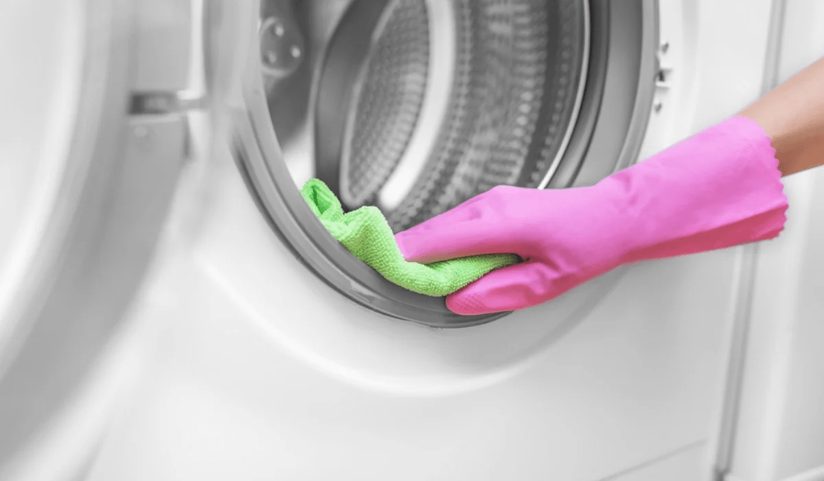 What are black flakes in washing machine Causes and 5 Methods to