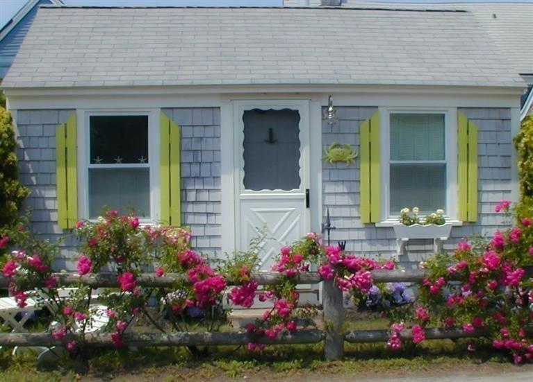 A Happy, Bright Tiny Cottage in Massachusetts and More