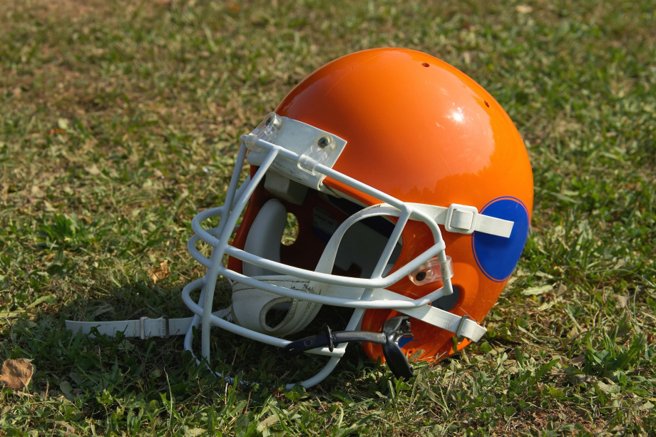 11 Tips How to Paint a Football Helmet? Housekeepingbay
