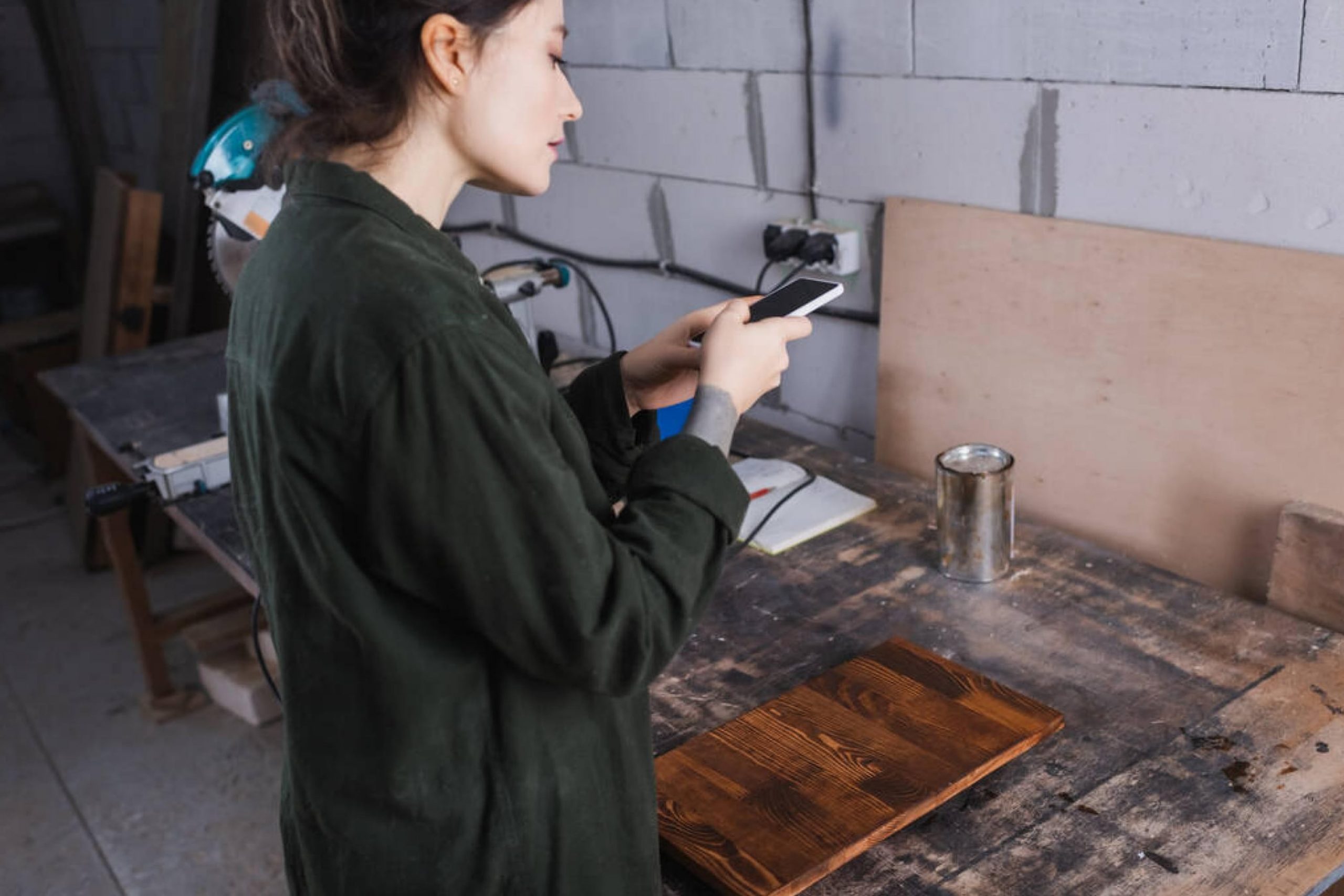 How to Paint Cracks Between Deck Boards? Housekeepingbay