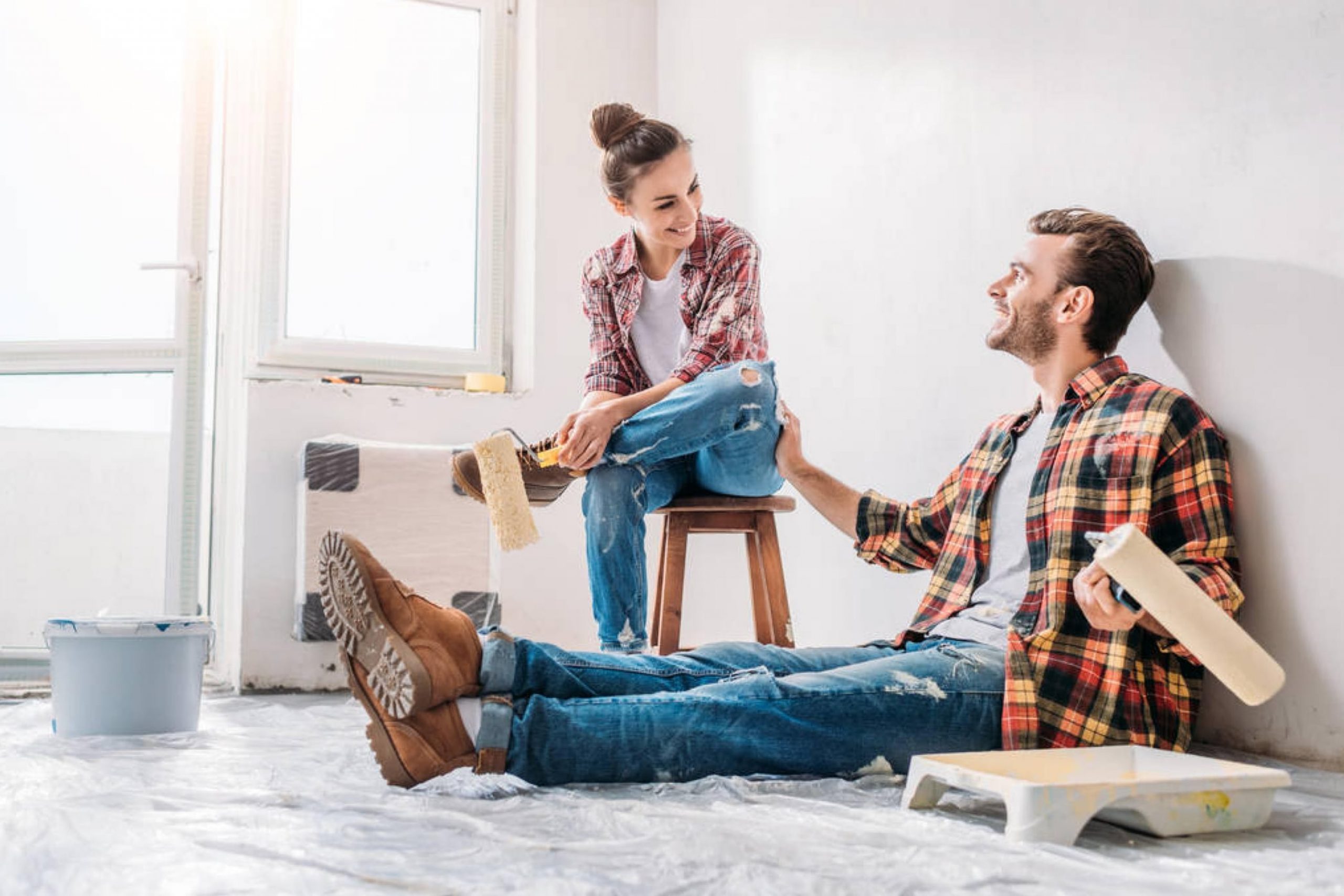 How Long Should Paint Dry Before Applying Polyurethane?