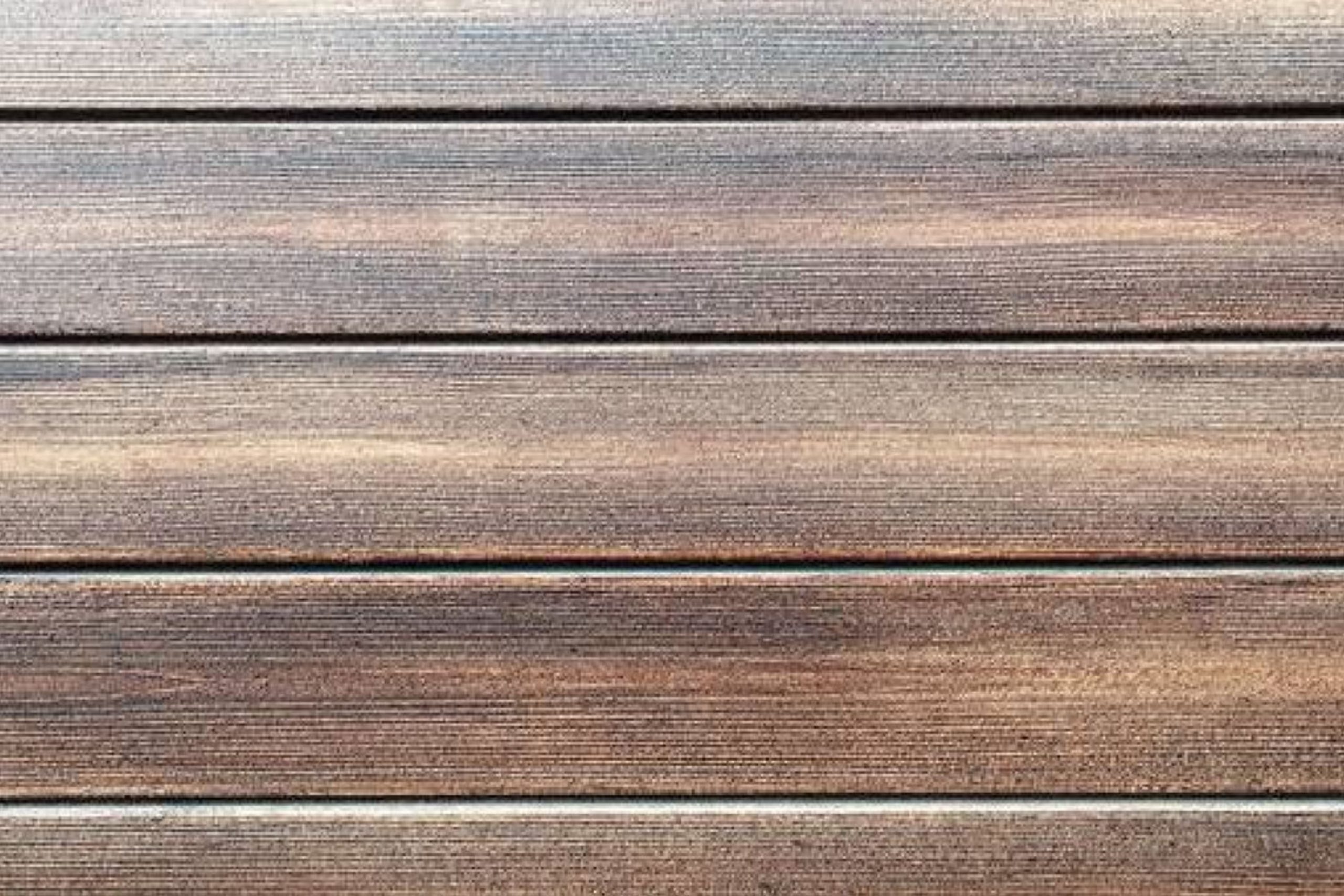 How to Paint Cracks Between Deck Boards? Housekeepingbay