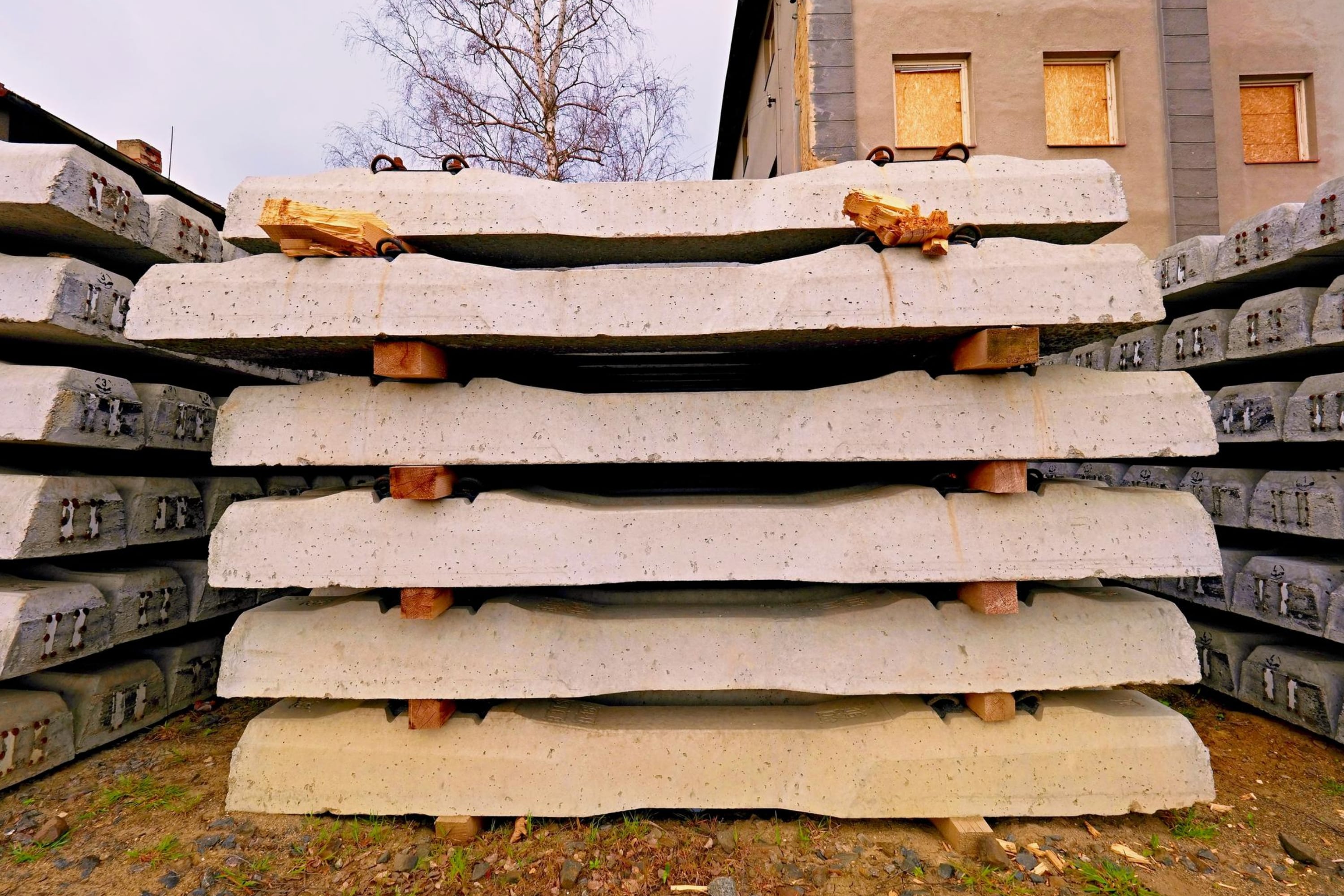 How to Remove Creosote From Railroad Ties? Housekeepingbay