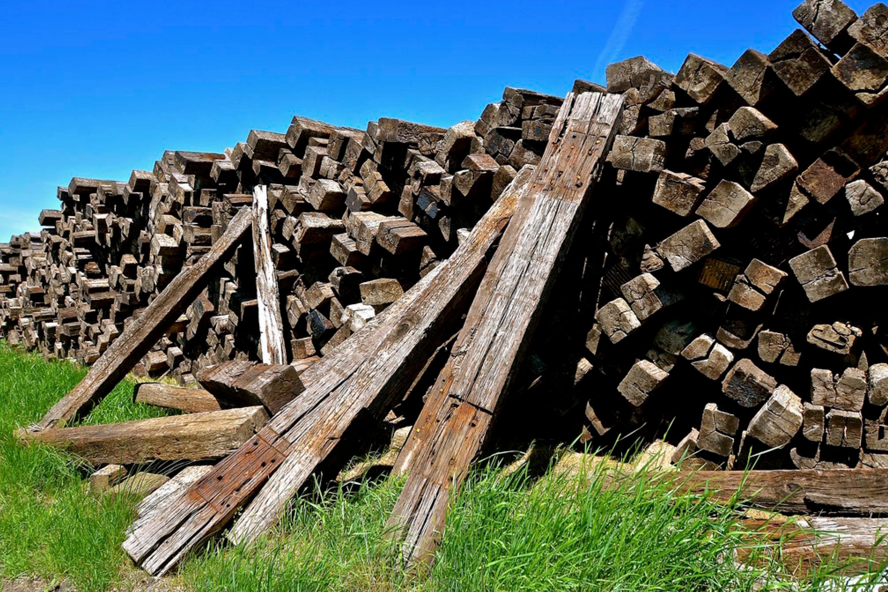 How to Remove Creosote From Railroad Ties? Housekeepingbay