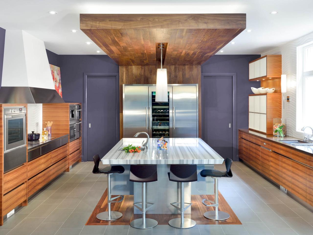 10 Beautiful Kitchens with Purple Walls