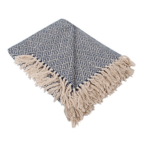 10 Cozy And Cute Throw Blankets You'll Love Housely