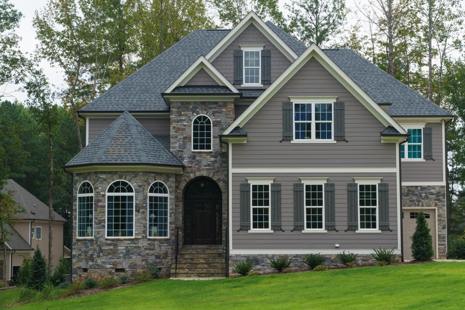 M&J Roofing House & Home Magazine