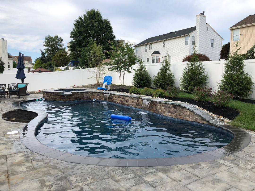 Del Val Pools & Spas House & Home Magazine