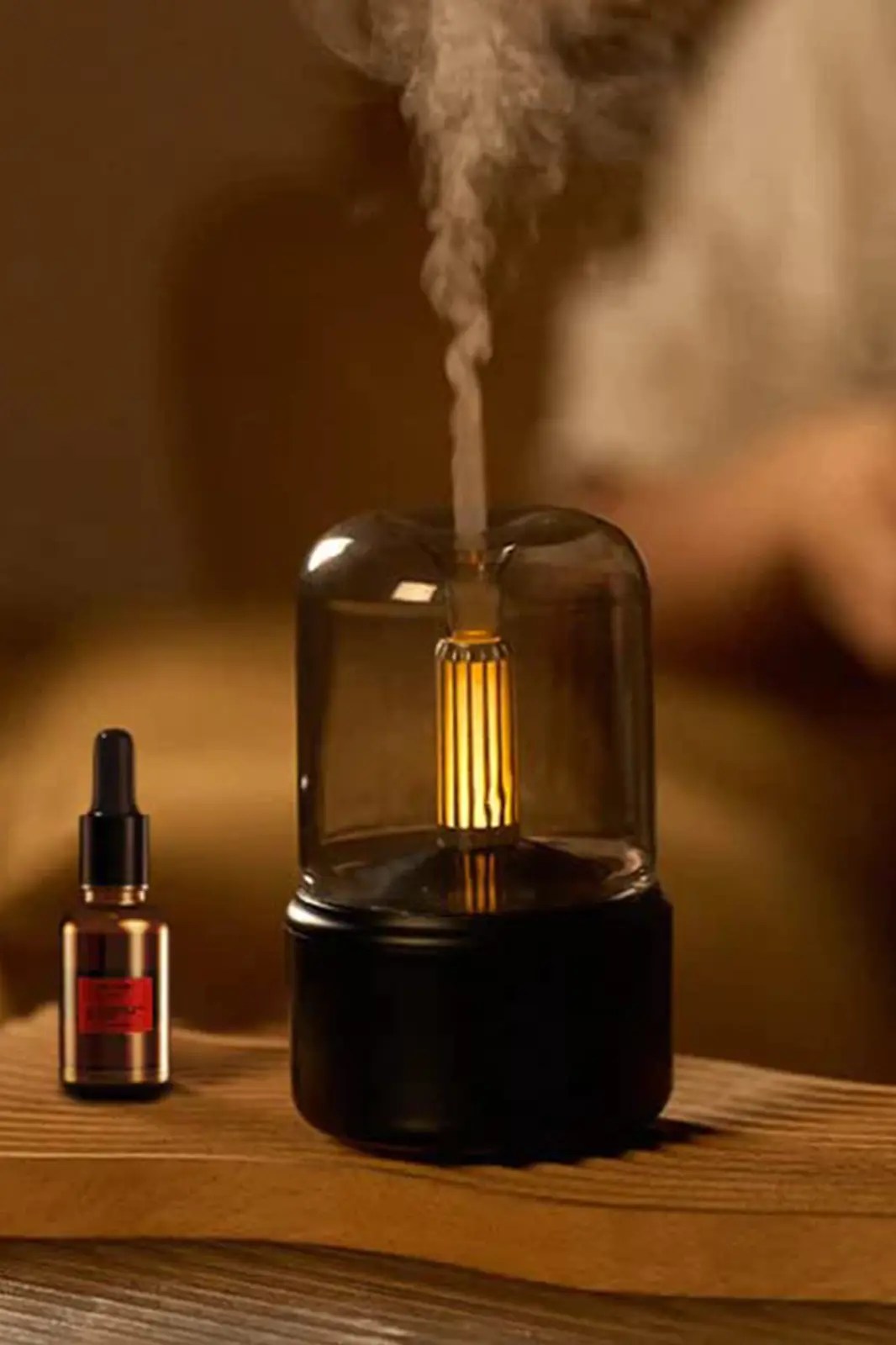 Candlelight style electric diffuser for natural fragrance