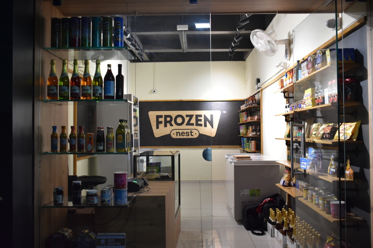 Retail Interior Frozen Nest Jamnagar HouseOfDesigner