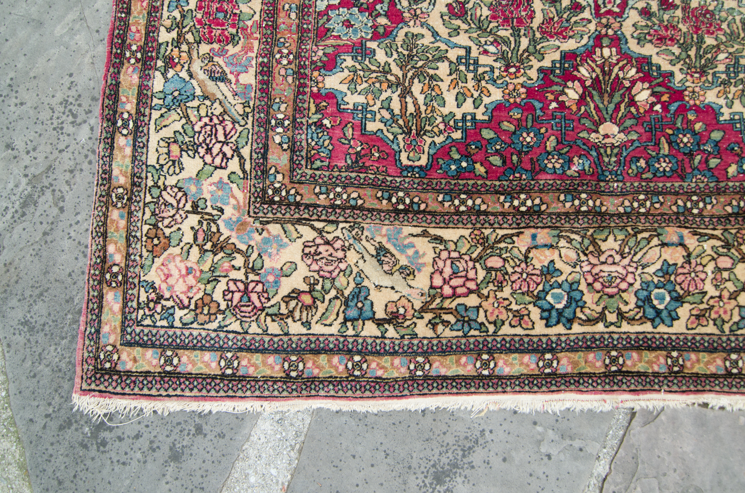 Antique Isfahan Persian Rug House of Séance